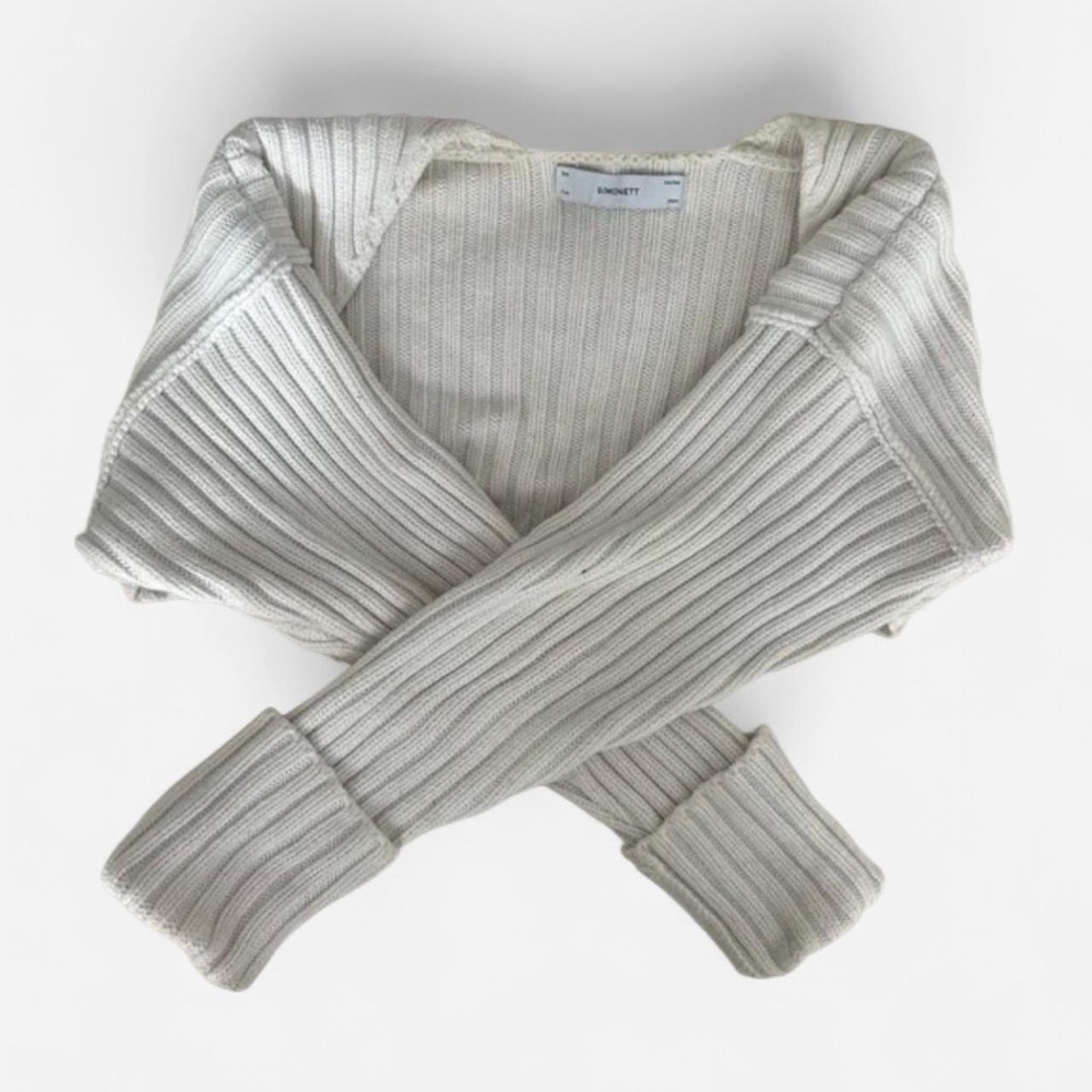 Elegant Cream Ribbed Sweater